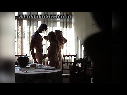 ❤️ Sex kamarádky pozvou obřího muže a trojku s ním ️❌ Sex video u nás